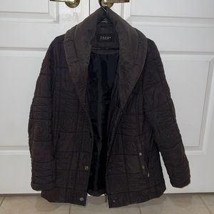 brown lightweight jacket